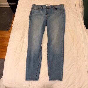 Jessica Simpson High Rise Skinny Ankle Jeans – Light Wash – Size 14/32